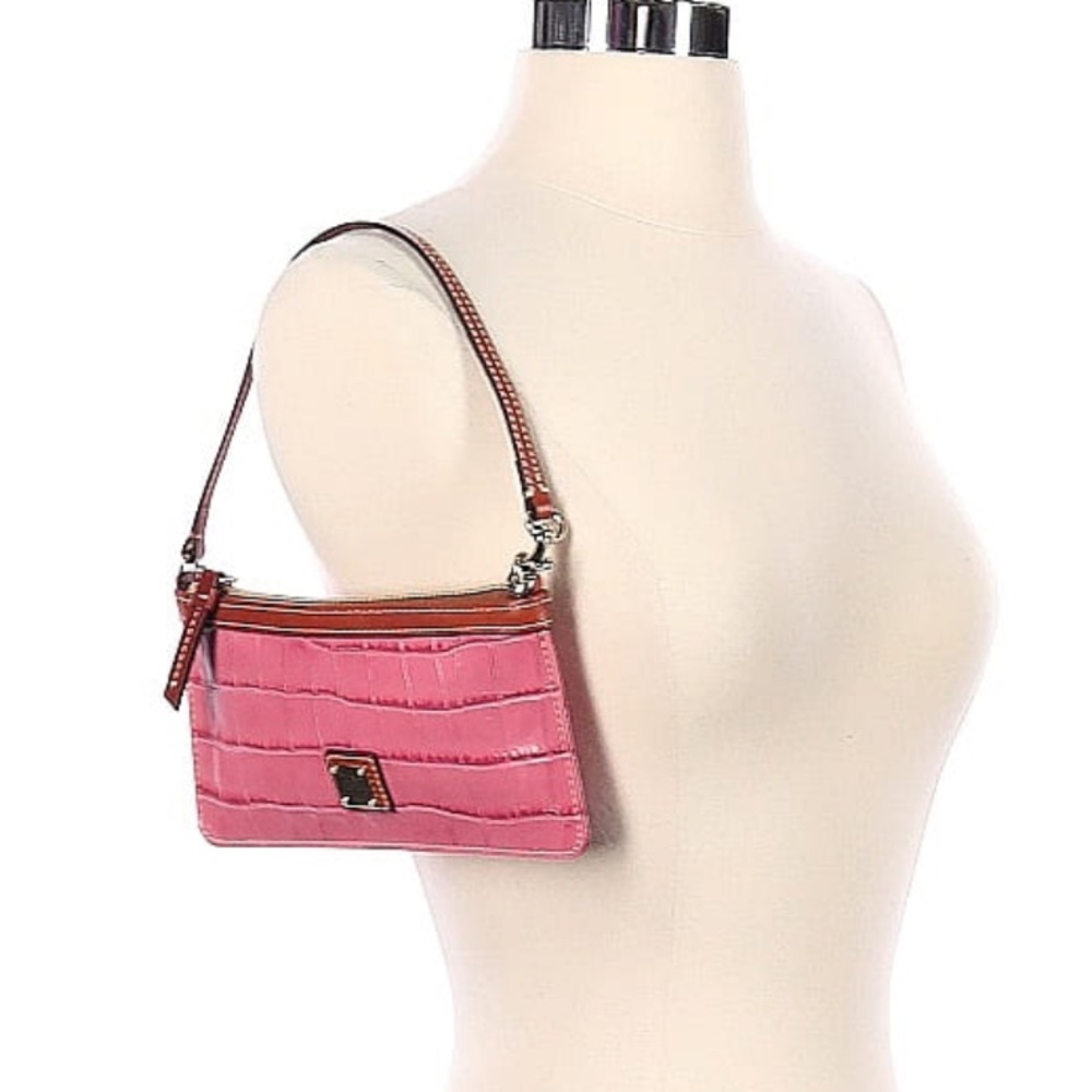 EUC Dooney & Bourke Pink Croc Embossed Slim Wristlet Clutch Purse